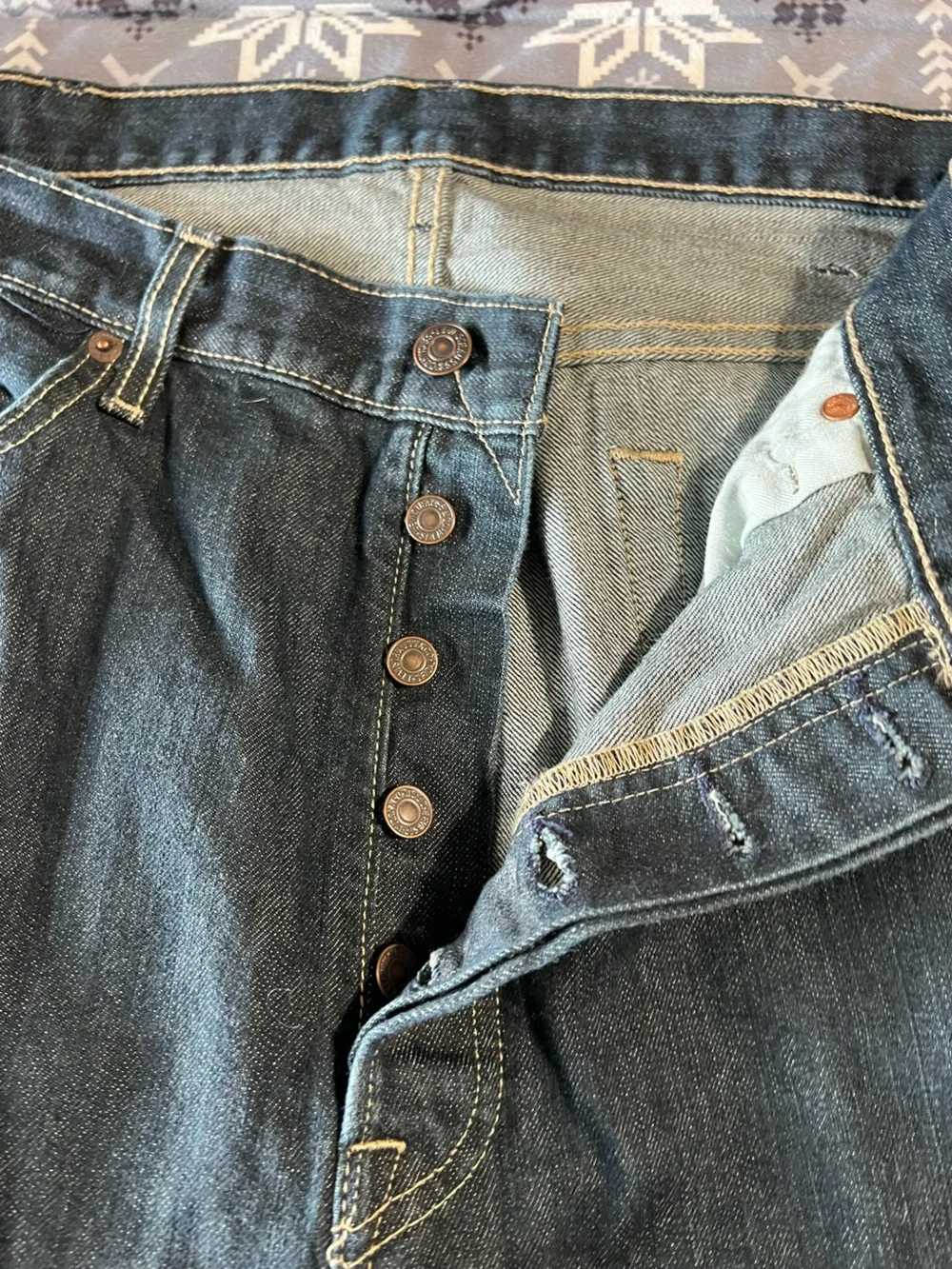 Levis relaxed straight